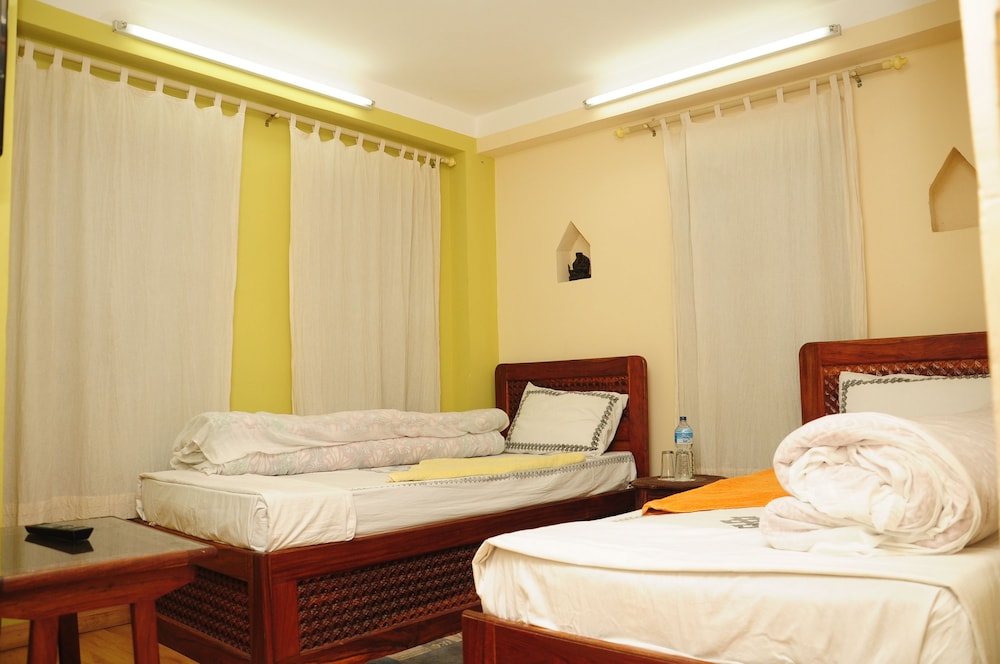 sunny guest house and cafe