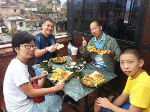 sunny guest house and cafe