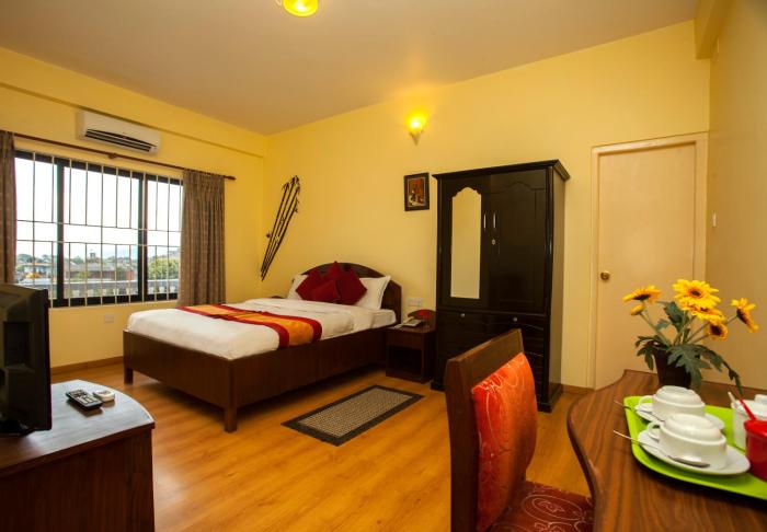 hotel crown himalayas