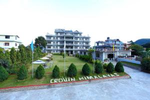 hotel crown himalayas