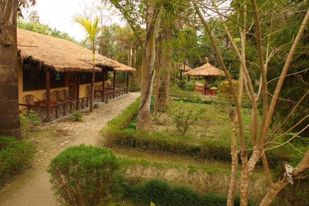 forest hideaway hotel and cottage