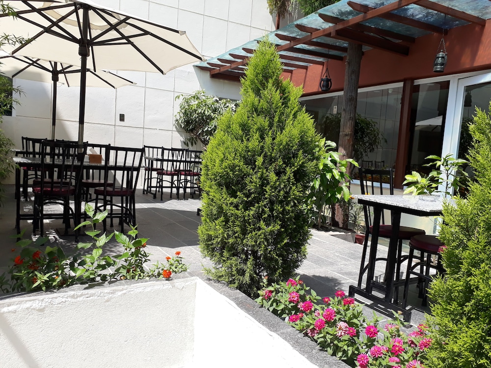 oasis kathmandu hotel