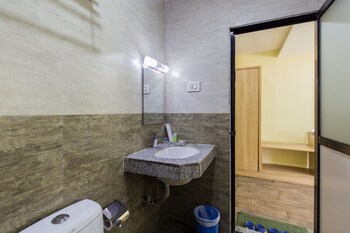 siddhartha riverside resort