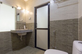 siddhartha riverside resort