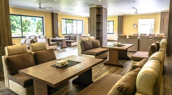 siddhartha riverside resort