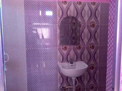 city guest house and family restaurant