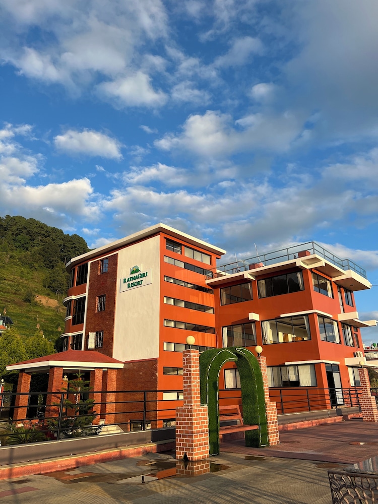 ratna giri resort