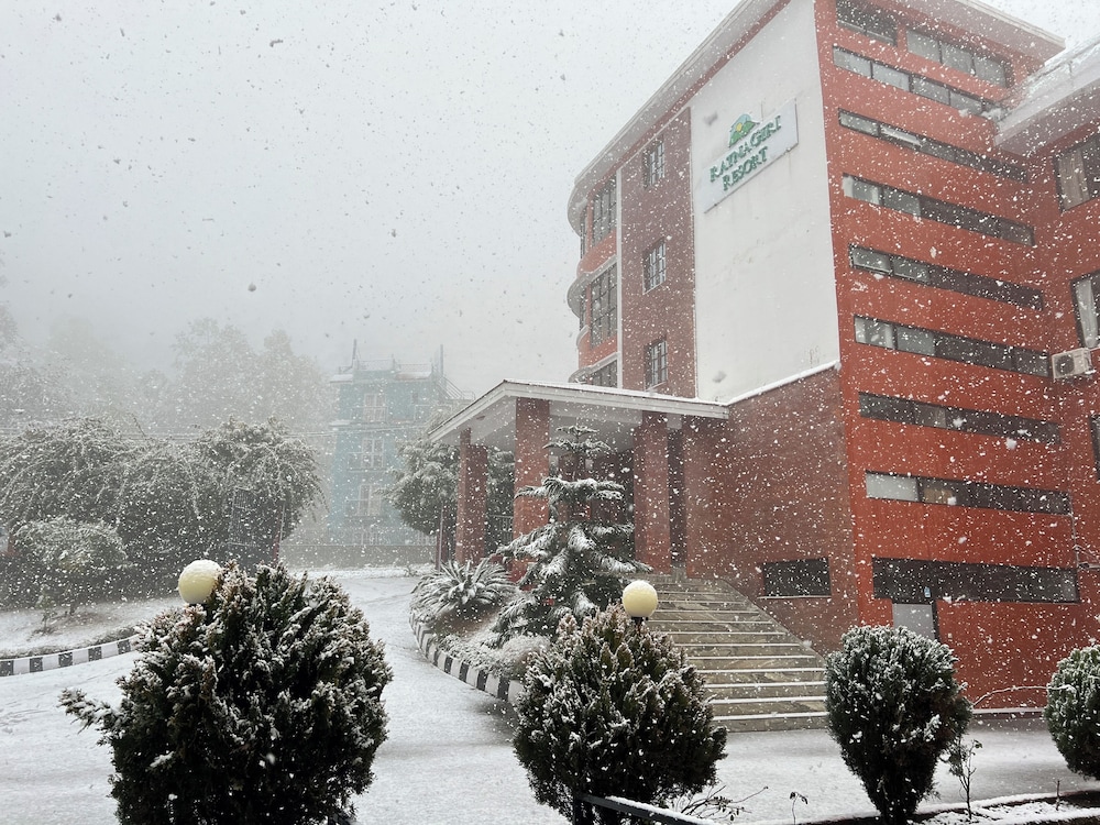 ratna giri resort
