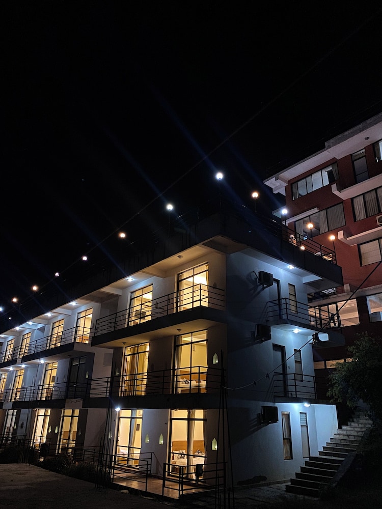 ratna giri resort