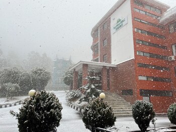 ratna giri resort
