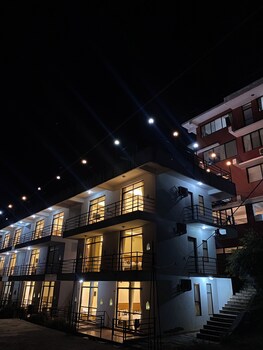 ratna giri resort