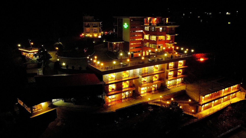 ratna giri resort