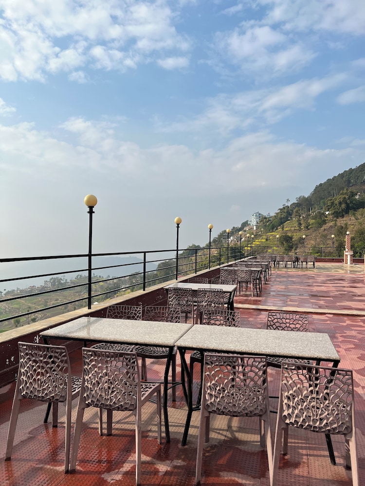 ratna giri resort