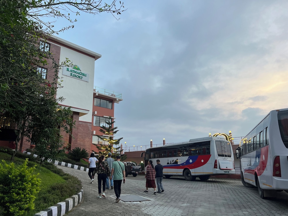 ratna giri resort