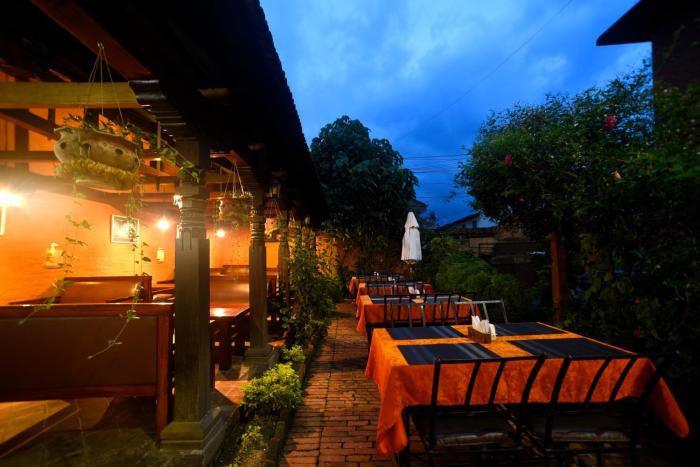 vajra guest house and restaurant