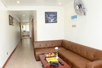hotel bond