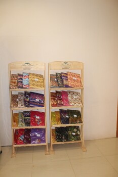 law ka thit sar hotel hostel