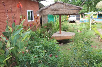 law ka thit sar hotel hostel