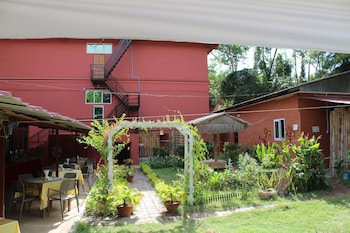 law ka thit sar hotel hostel