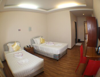 law ka thit sar hotel hostel