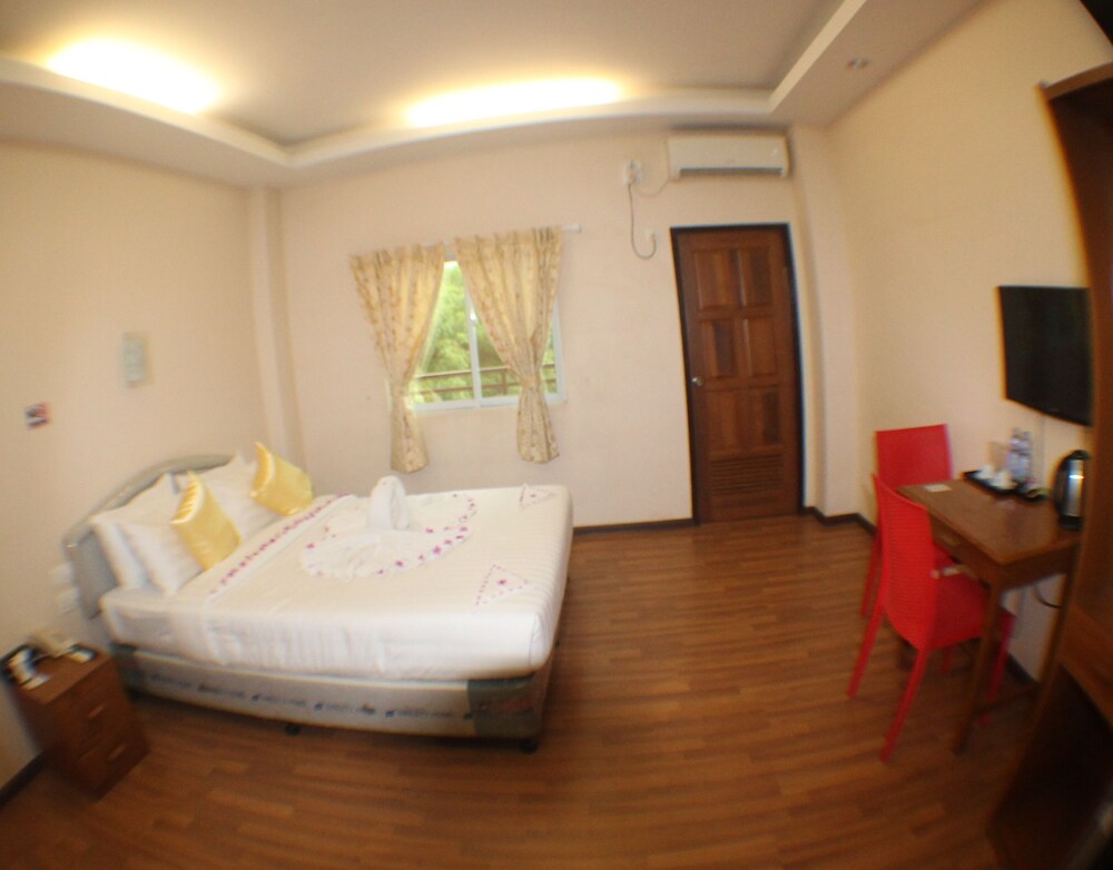 law ka thit sar hotel hostel