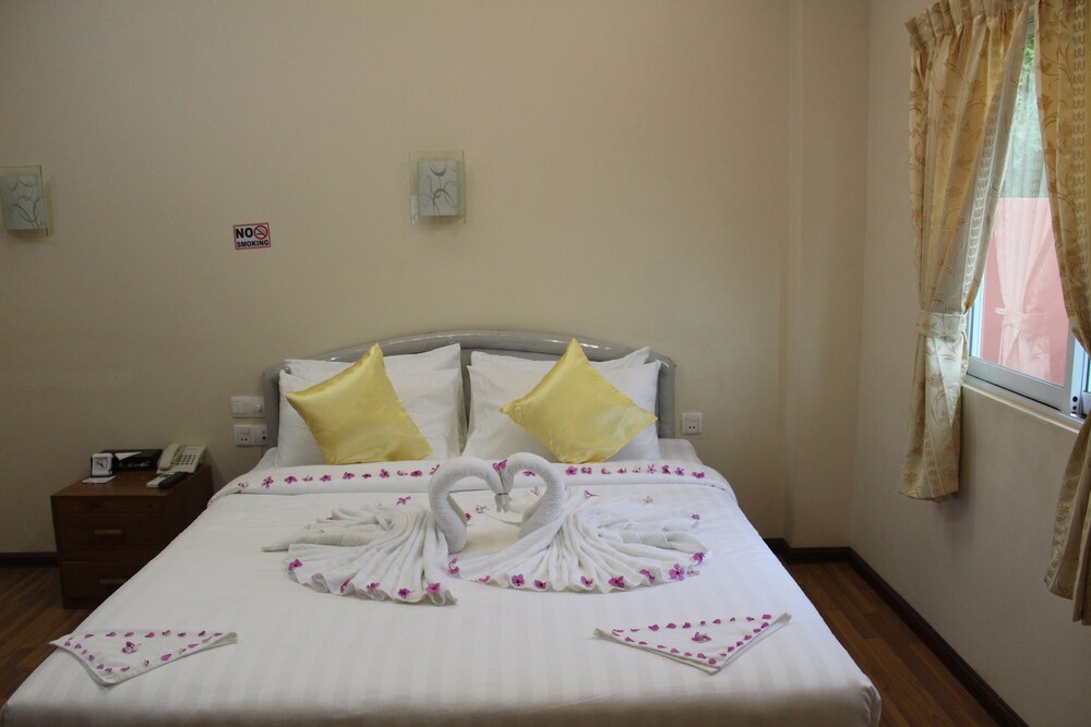 law ka thit sar hotel hostel