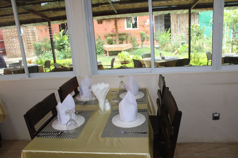 law ka thit sar hotel hostel