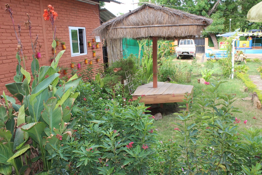 law ka thit sar hotel hostel