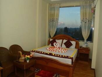 kayah golden hill hotel