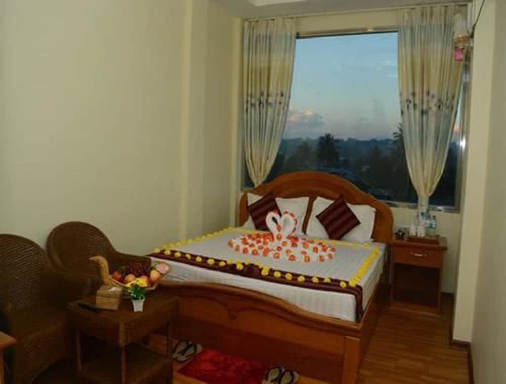 kayah golden hill hotel