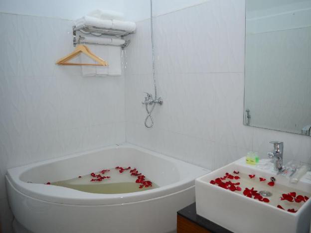 kayah golden hill hotel