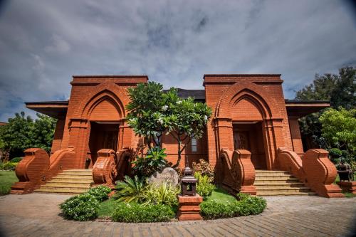 heritage bagan hotel