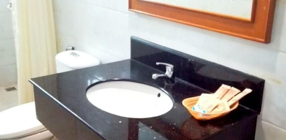 sky hotel hlaing thar yar yangon