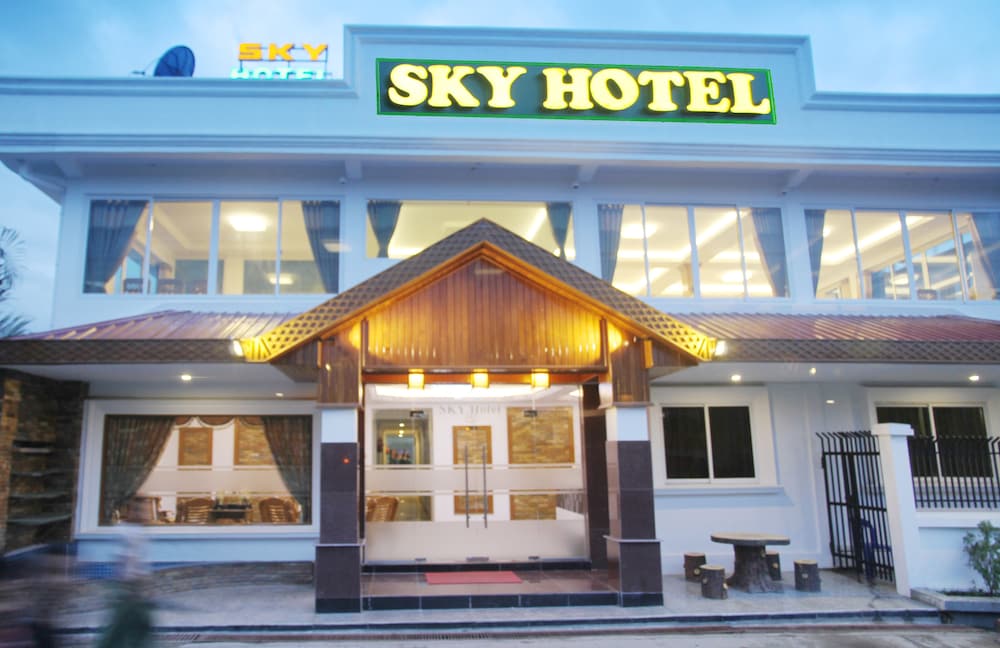 sky hotel hlaing thar yar yangon