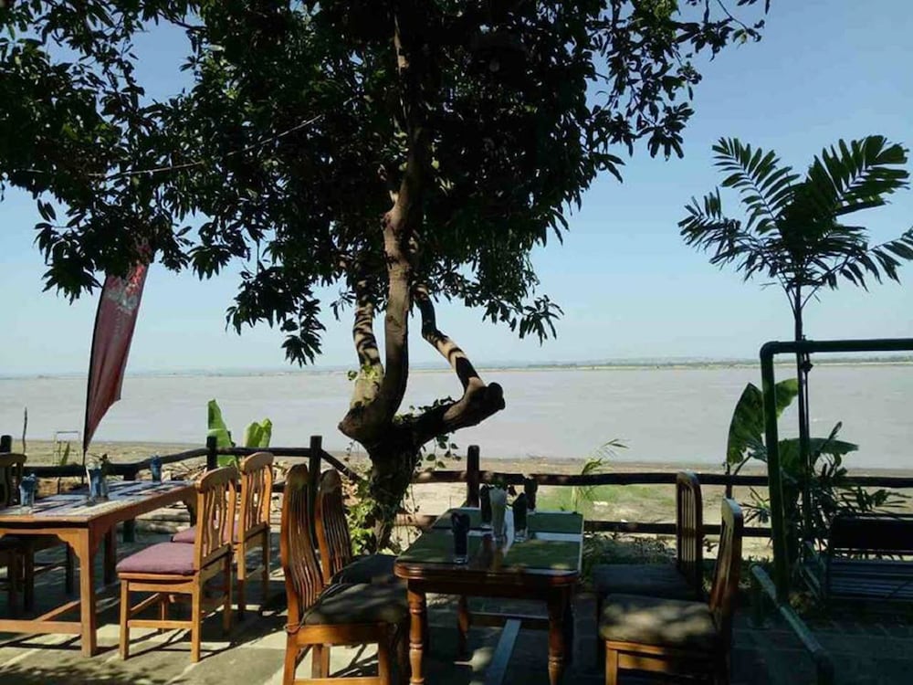 salay river view inn