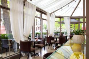 hotel xenia autograph collection