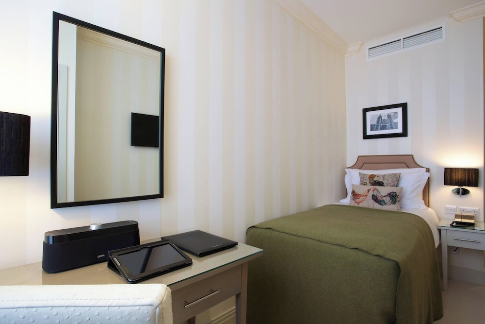 hotel xenia autograph collection