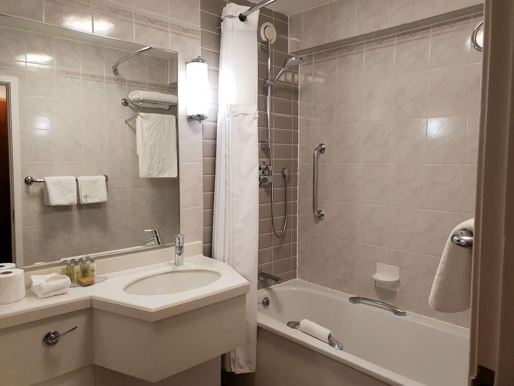 hilton london watford