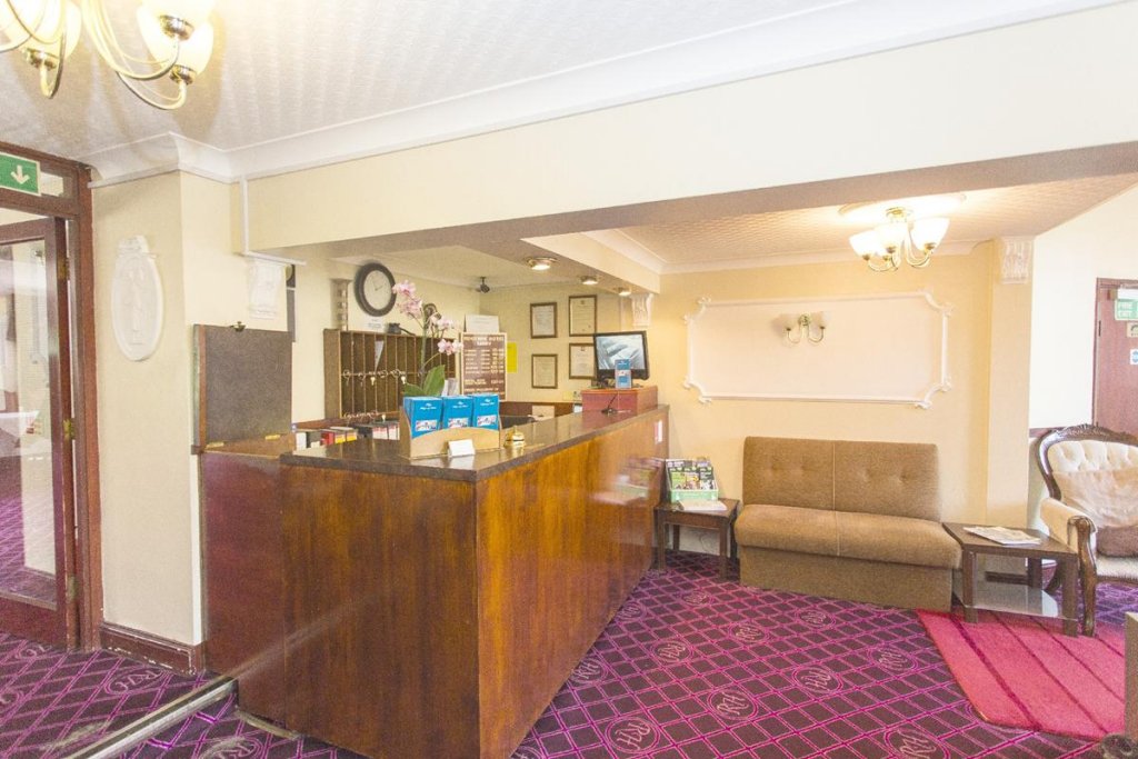Ridgeway Hotel,Chingford>>Buckhurst Hill,3 star