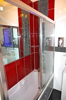 crompton guest house