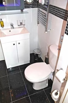 crompton guest house