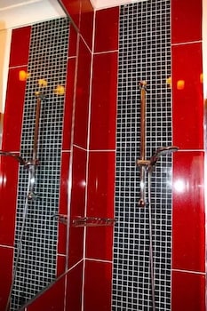 crompton guest house