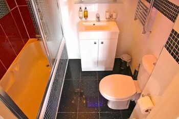 crompton guest house