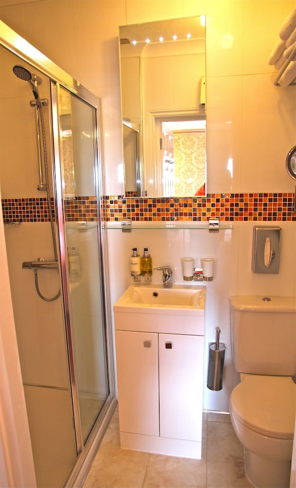 crompton guest house