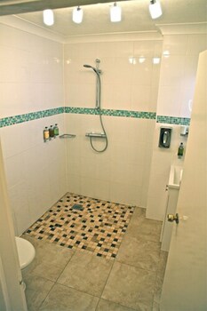 crompton guest house