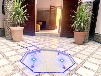 riad dar pierre