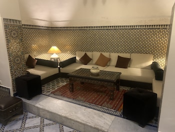 riad dar pierre
