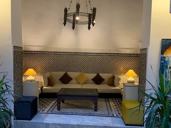riad dar pierre