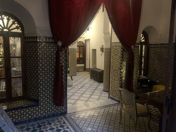 riad dar pierre