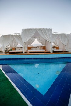 Four Seasons Halat,Beirut>>Aley,3.5 star
